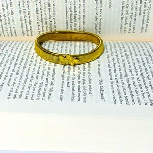 Vintage Gold Tone Stretch Butterfly Bracelet